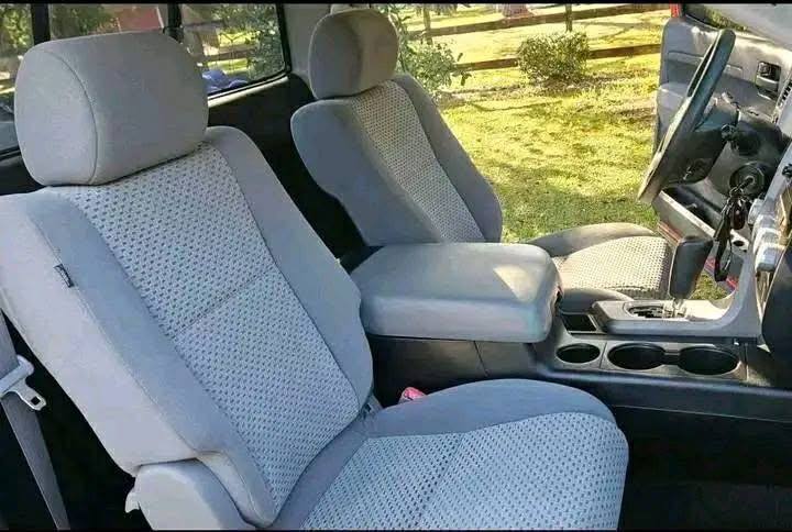 2012 Toyota Tundra Grade Regular Cab 4x4 - Image 4