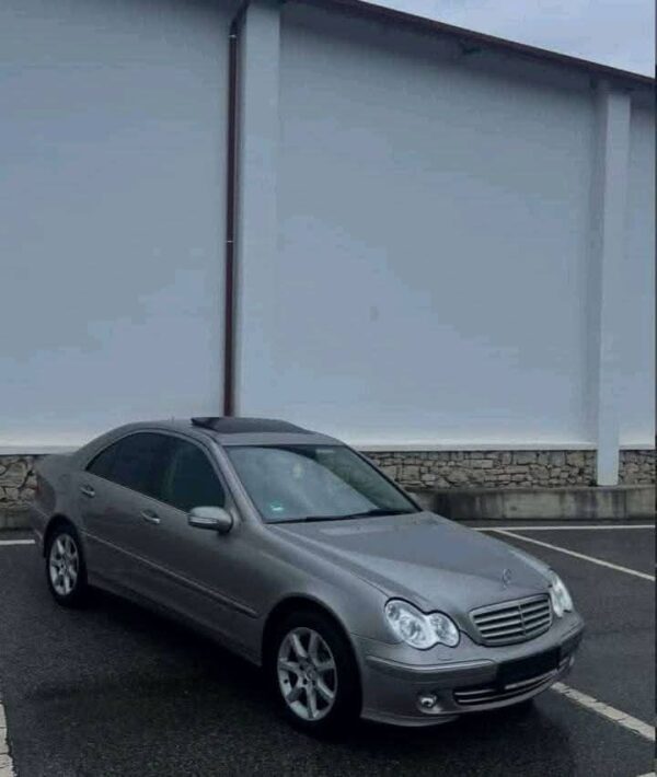 2008 Mercedes Benz C Class - Image 4