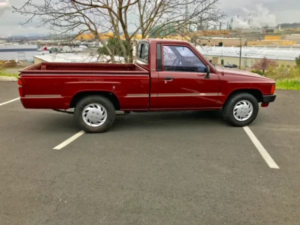 1986 Toyota Pickup 4-Speed - Image 5