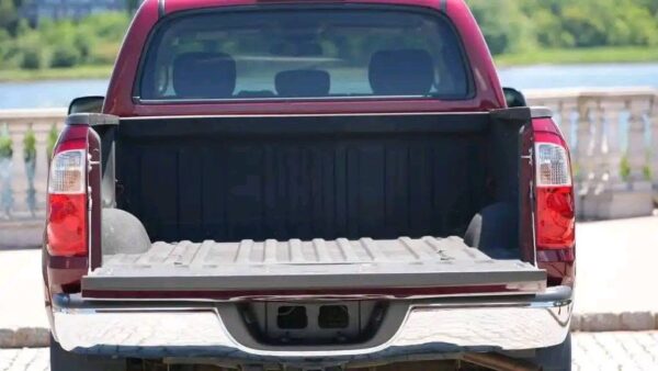 2005 Toyota Tundra SR5 Double Cab V8 4×4 - Image 5