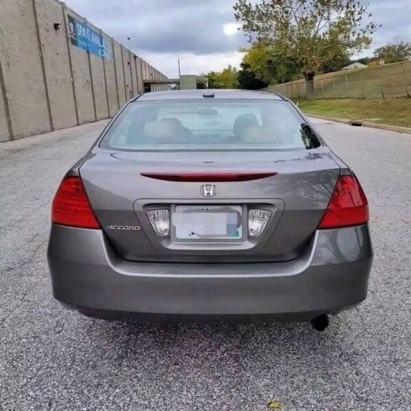 2007 Honda Accord - Image 2