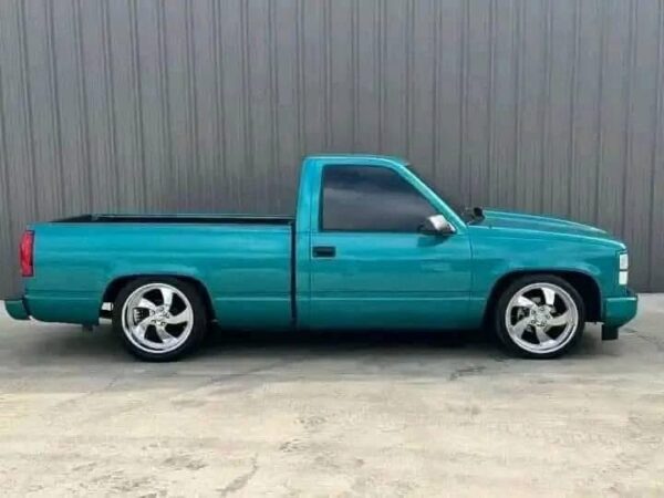 1995 chevy Silverado. - Image 2