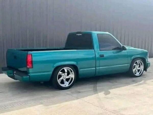 1995 chevy Silverado. - Image 11