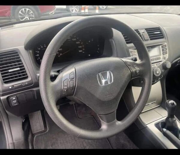 2006 Honda Accord - Image 10